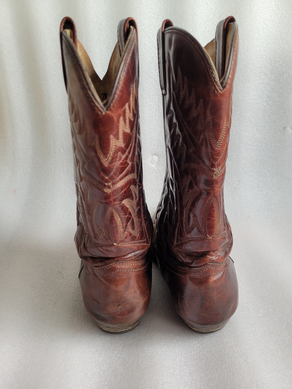 Vintage Brown Leather Cowboy Boots with Stitch Detail - Picture 4 of 13